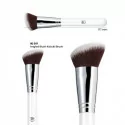 ILU 301 Angled Blush Kabuki Birste