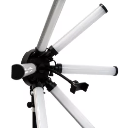 Lampa 6 Gaismas Maza ar Statīvu